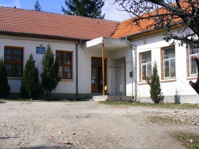 Şcoala modernă la Bustuchin