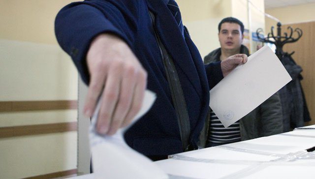 Premierul Ungureanu susține că prefecții trebuie să organizeze alegerile în mod exemplar