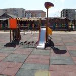Primăria Rovinari a început reabilitarea parcurilor de joacă pentru copii