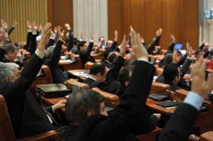 Victor Ponta îi anunţă pe parlamentari că nu vor avea bani mai mulţi