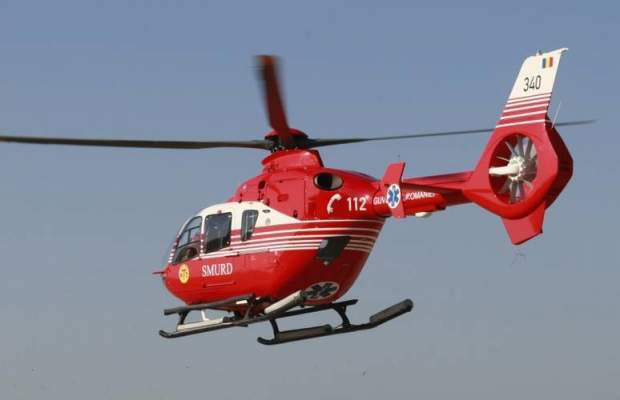 Un elicopter SMURD, solicitat să preia un bebeluș cu clavicula ruptă