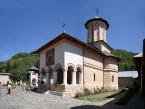 biserica_manastirii_polovragi