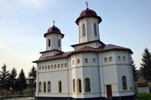 Istoria Bisericii de la Țicleni: aproape trei decenii au muncit țiclenarii să ridice un nou lăcaș de cult