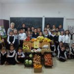 Elevii Școlii Gimnaziale Nr. 3 din Rovinari au donat fructe și legume! Vezi ce acțiuni vor să mai facă