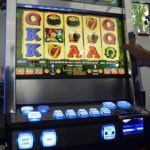 Evaziune fiscală cu aparate de jocuri de noroc! Cum acţionau cei implicaţi