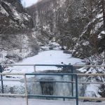 Podurile de gheață de pe Șușița Verde, sparte de angajații Aparegio