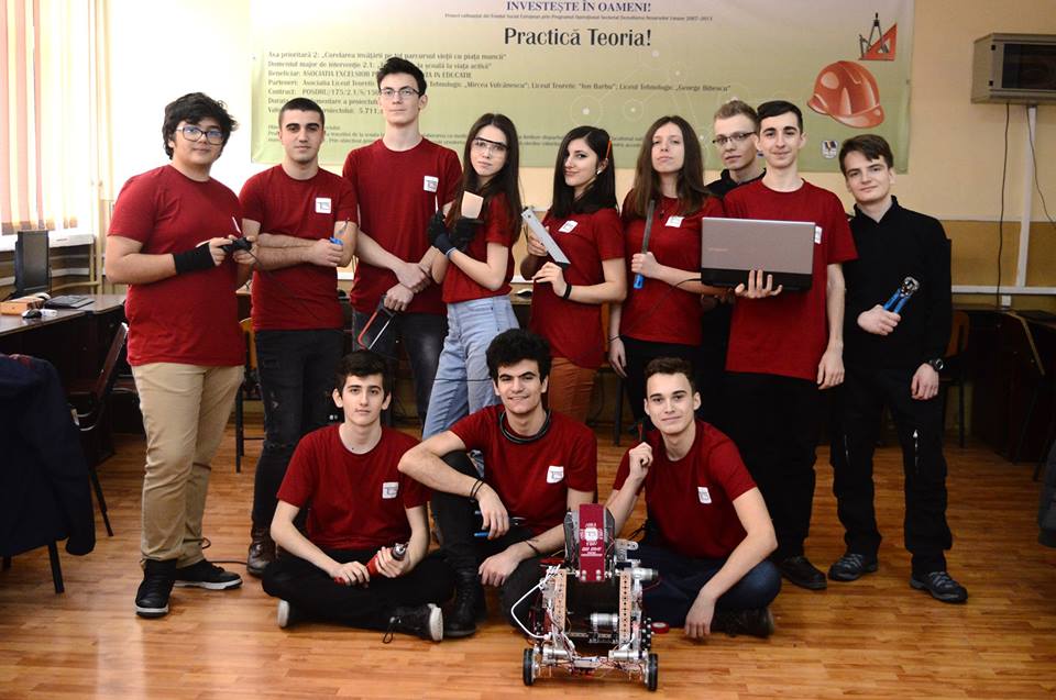 Construiesc ROBOȚI! Povestea celor 12 elevi de la CNET, pasionați de tehnologie
