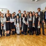 Ministrul-Daniel-Constantin-a-premiat-elevii-din-poplaca-a-fost-munca-dumneavoastra-pentru-care-vrem-sa-va-felicitam