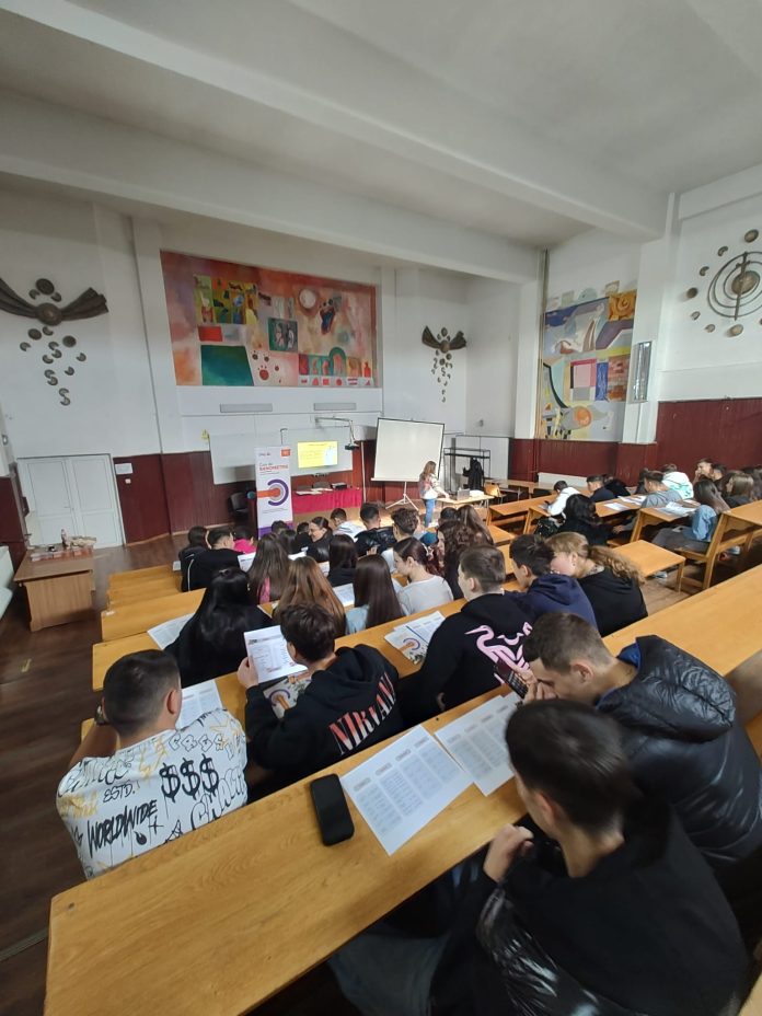 Târgu Jiu: Premii între 500 și 1.200 de euro pentru elevii de la CNTV și Colegiul Economic în concursul „Ora de Banometrie”
