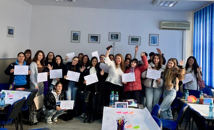 Fetele de la Liceul „General Ioan Culcer” au transformat tehnologia în soluții pentru comunitate