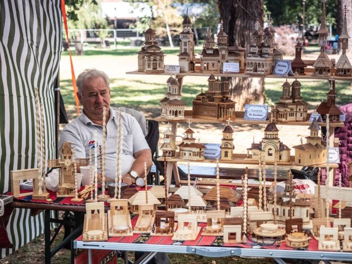 Artistul novăcean al miniaturilor, profesorul Ionel Traian, a decedat! Avea 76 de ani și atâtea lucruri frumoase de oferit