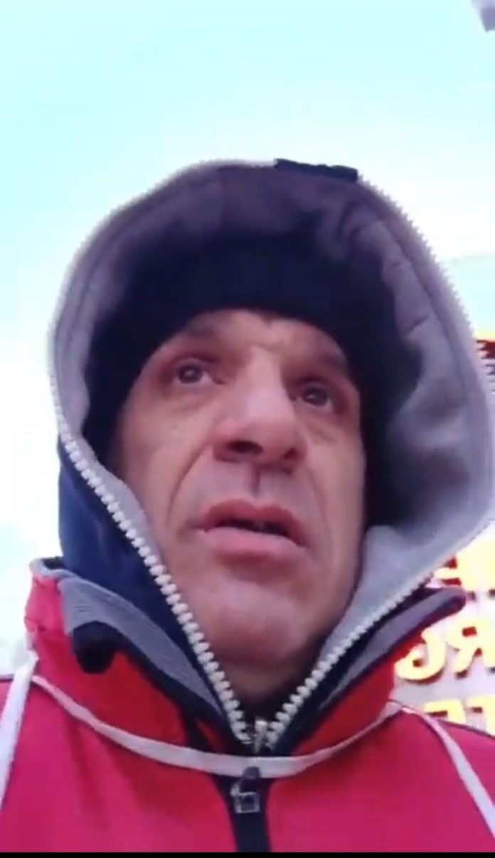 Un angajat al Carierei Miniere Roșia a intrat în greva foamei în fața CEO