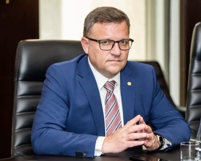 Marius Budăi îl desființează pe Radu Miruță
