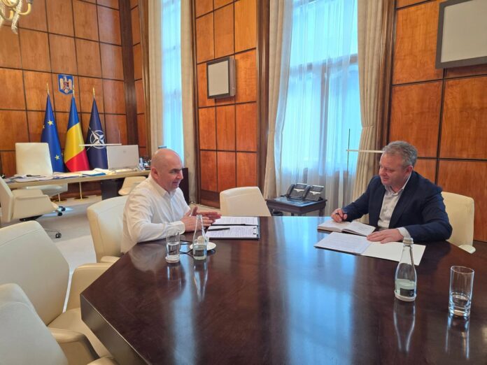 Tăcere sau nepăsare în plină criză la CEO: premierul Ilie Bolojan și liderul PNL Gorj Ion Iordache, fără soluții pentru mii de locuri de muncă