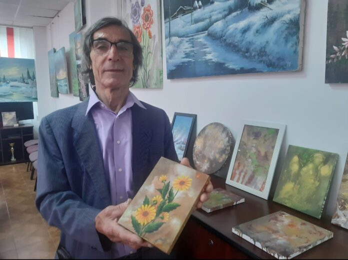 Vernisaj de excepție la Motru: Expoziție personală de pictură semnată de prof. Ionel Apetrei, la Casa de Cultură