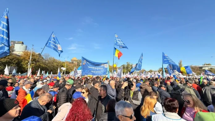 Protest de amploare în București: mii de sindicaliști ies în stradă în Piața Victoriei. Nemulțumiri față de reformele Guvernului
