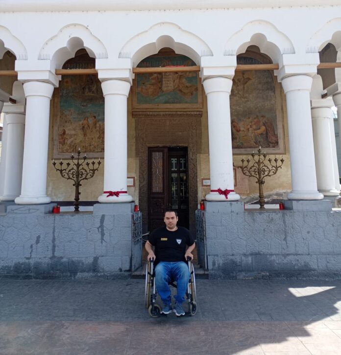 Nicolae Simionescu condamnă declarațiile lui Simion, Dan și Bolojan despre persoanele cu dizabilități