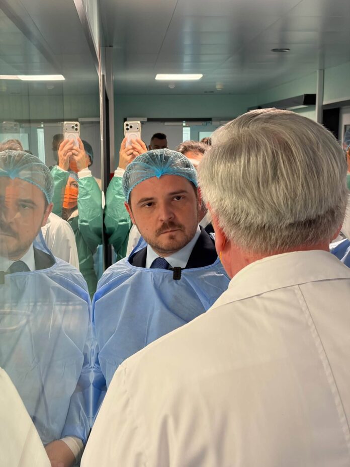 Medicii care pleacă de la stat la privat ar putea fi concediați după trei abateri. Anunțul lui Alexandru Rogobete