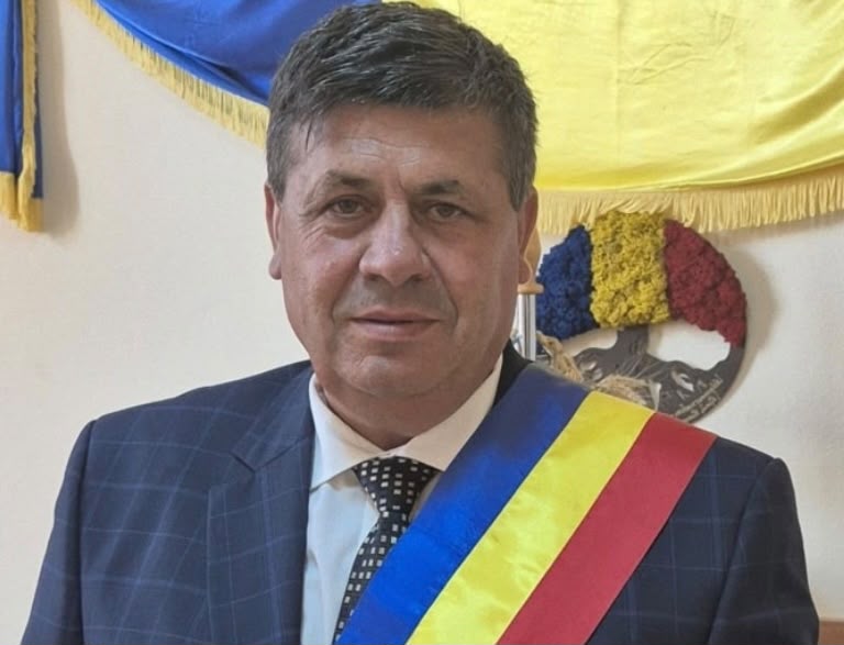 Un primar a fost găsit mort în podul casei. Este al doilea edil al comunei care moare în mai puțin de un an